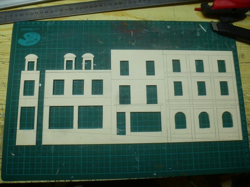 Bâtiment de la poste + magasins divers 008.JPG