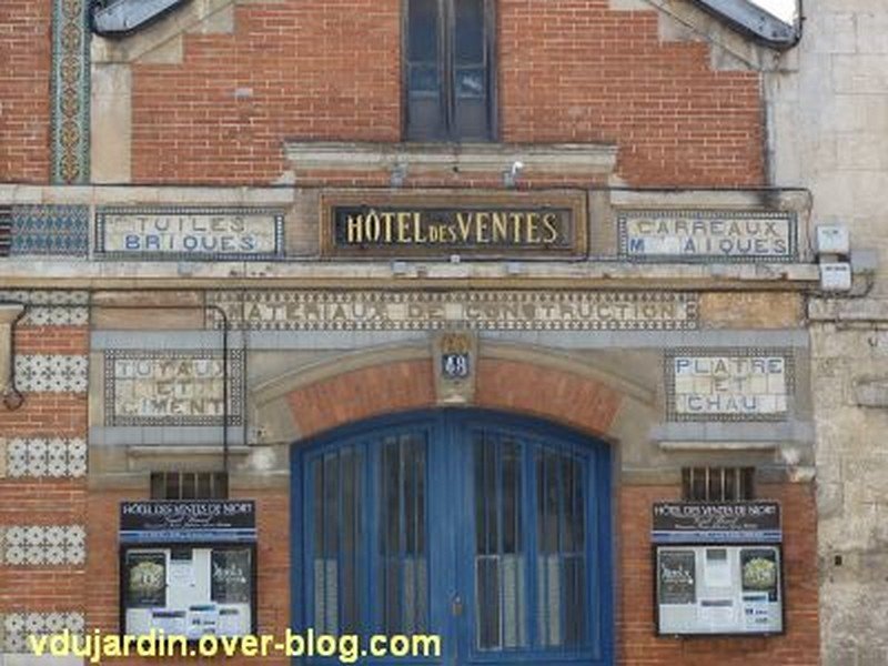 façade hotel des ventes.jpg